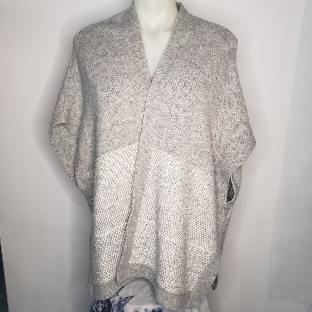 Cozy Soft Grey Banana Republic Sweater Wrap Cardigan Style Snug